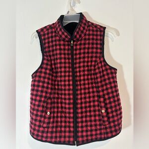 Croft&Barrow Women’s PXL Reversible Vest Red Black Plaid to Black Sherpa Casual